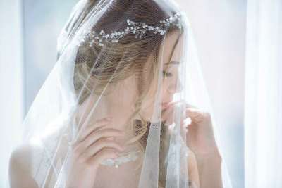 Les accessoires de mariée : le guide complet pour sublimer votre robe le jour J