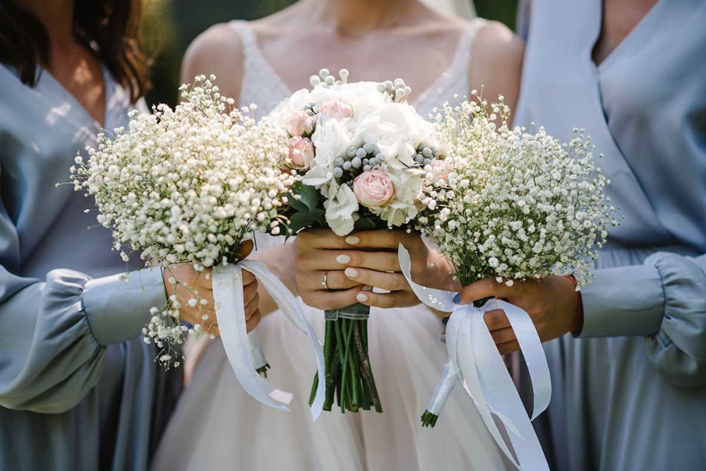 Bouquets floraux pour demoiselles d'honneur : Élégance et créativité
