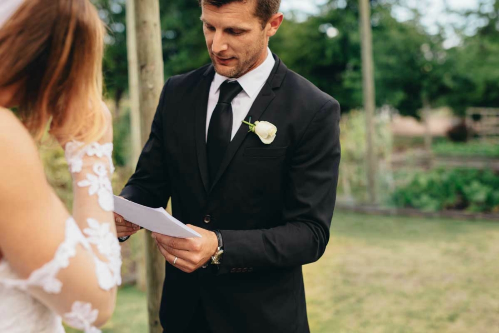 10 Citations poétiques pour enchanter vos vœux de mariage