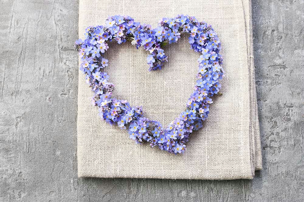 DIY Mariage : Fabriquez des cœurs en fleurs