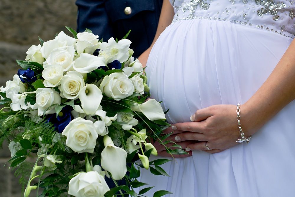 Future mariée et future maman