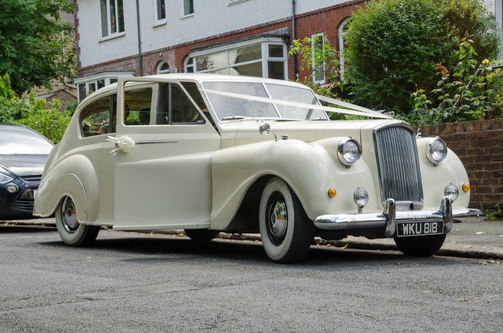Pourquoi louer une Rolls-Royce blanche pour son mariage?