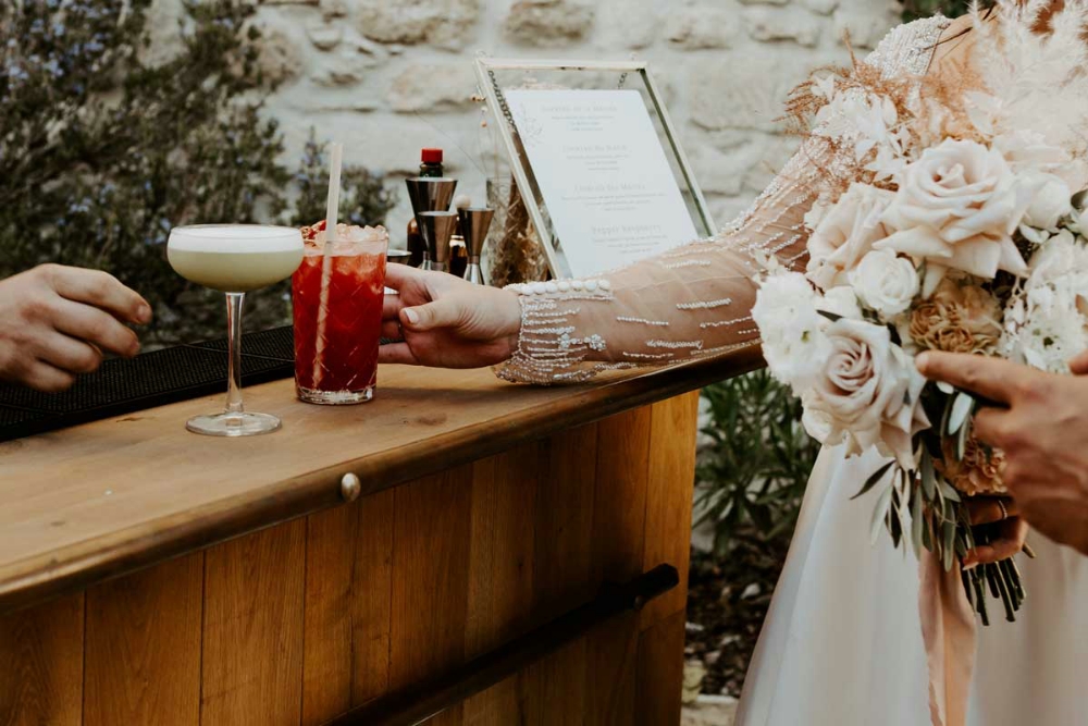 Rafraîchissez vos invités avec un bar à cocktails lors de votre mariage