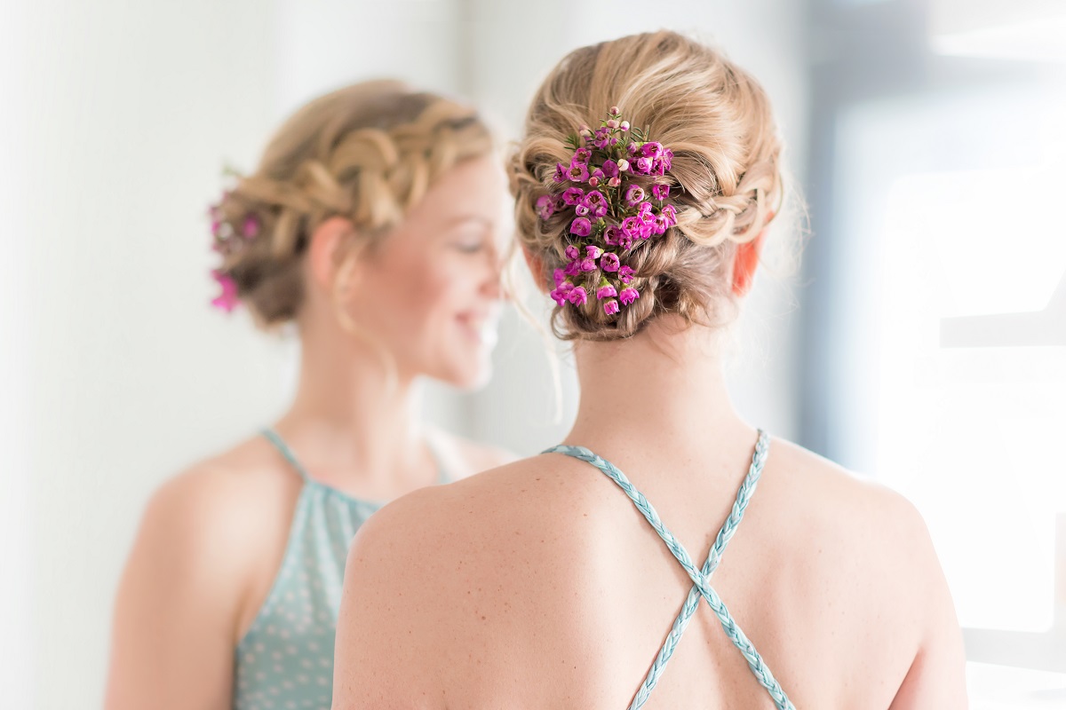 coiffure mariage avec des fleurs