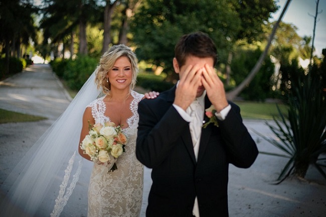 Le first look : pour ou contre ? : La tradition veut que les fiancés ne se voient pas le matin du mariage.